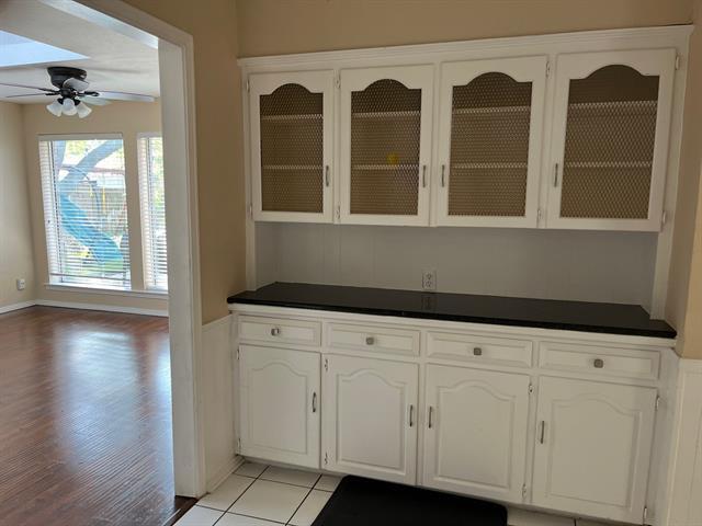 Building Photo - 6918 La Manga Dr