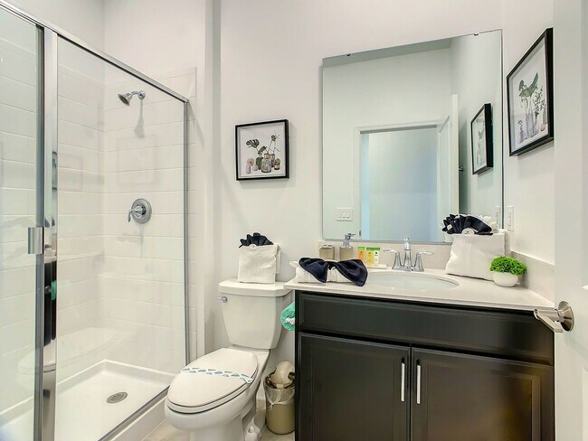 Building Photo - 9335 Sommerset Hills Dr
