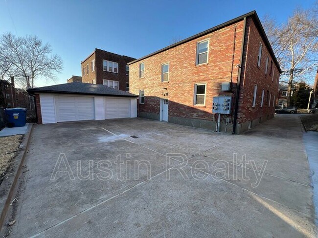Building Photo - 7526 Byron Pl
