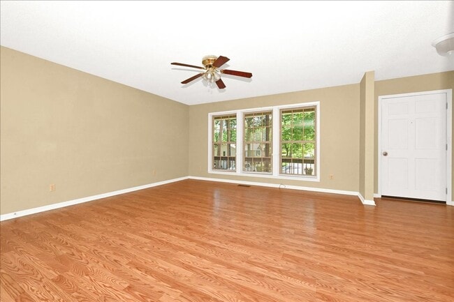 Building Photo - 3 Bedroom, 2 Bath home.