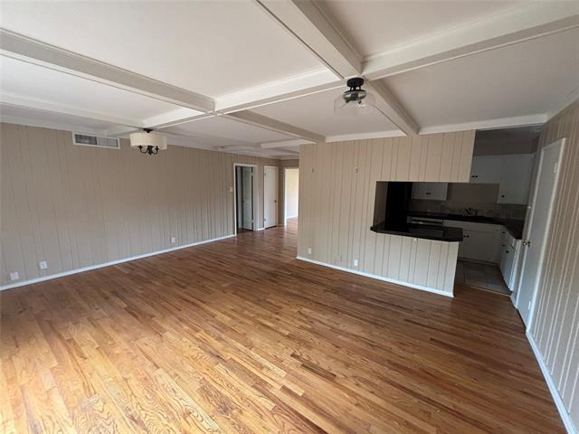 Building Photo - 6127 Bandera Ave