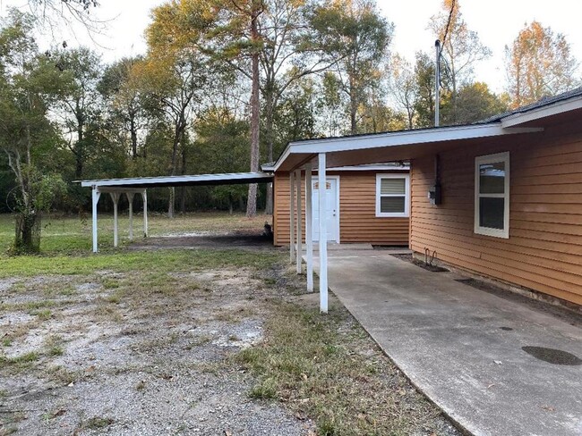 Building Photo - 10451 N Essex Dr