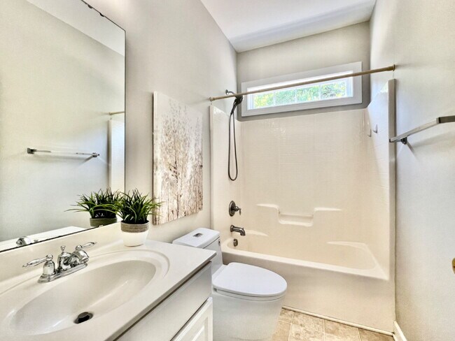 Building Photo - SPACIOUS AND CONVENIENT