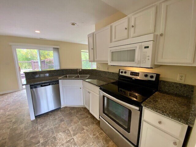 Building Photo - Remodeled 4 Bedroom in Pike Township!