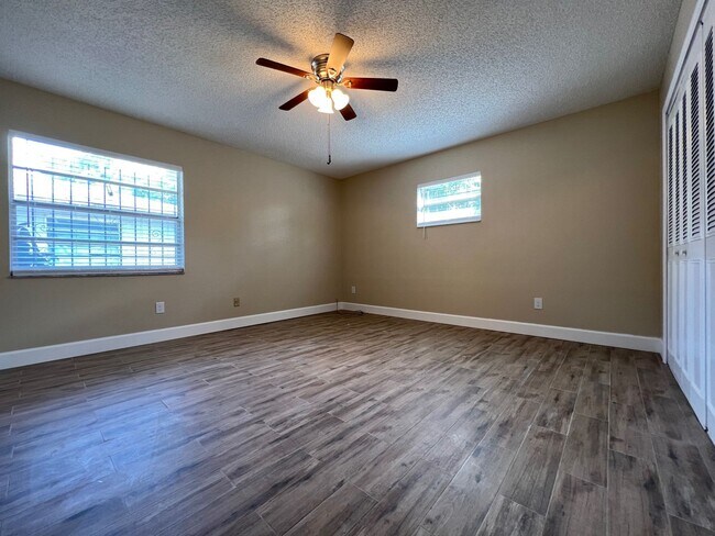 Building Photo - Newly Renovated 3/2 Home ~ Brand New Kitchen ~ Updated Bathrooms ~ Fenced Yard!