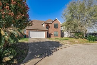 Building Photo - 2202 Highland Crossing Dr