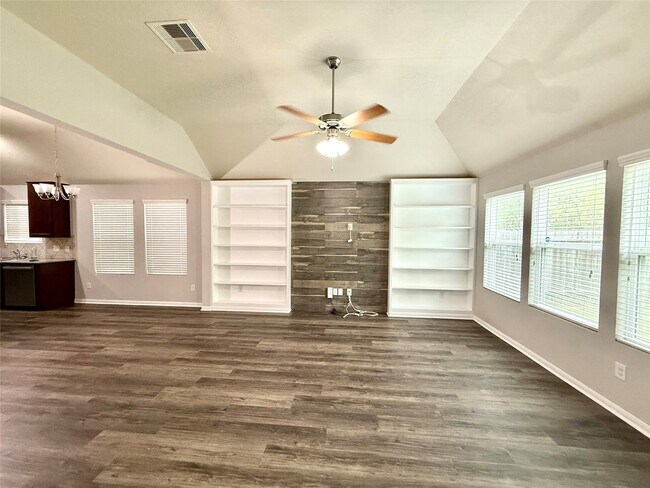 Building Photo - 10646 Chestnut Path Way