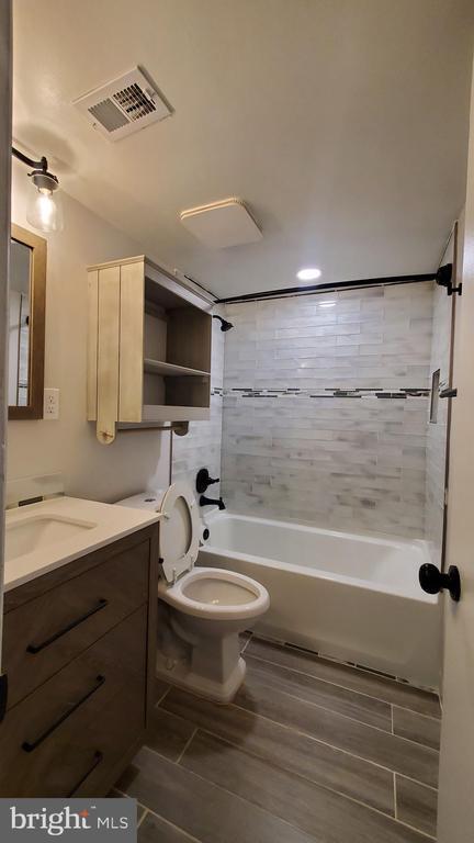 Building Photo - 5039 Green Mountain Cir