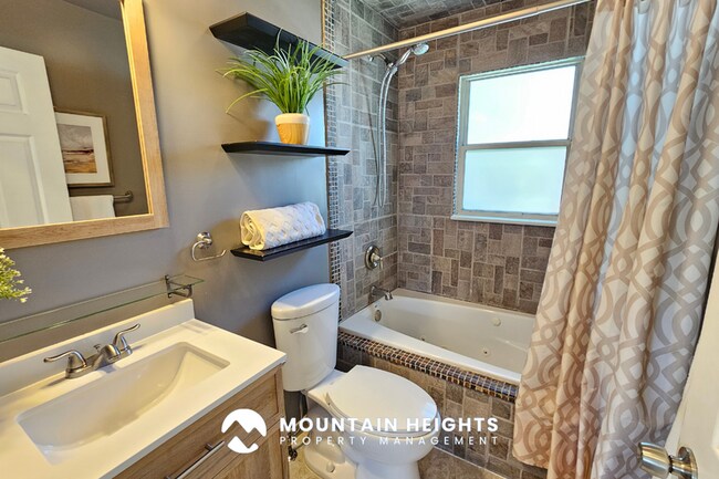 Building Photo - 2911 Hudson Cir