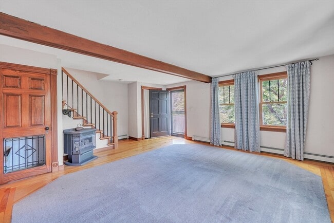 Building Photo - 211 Mendon St