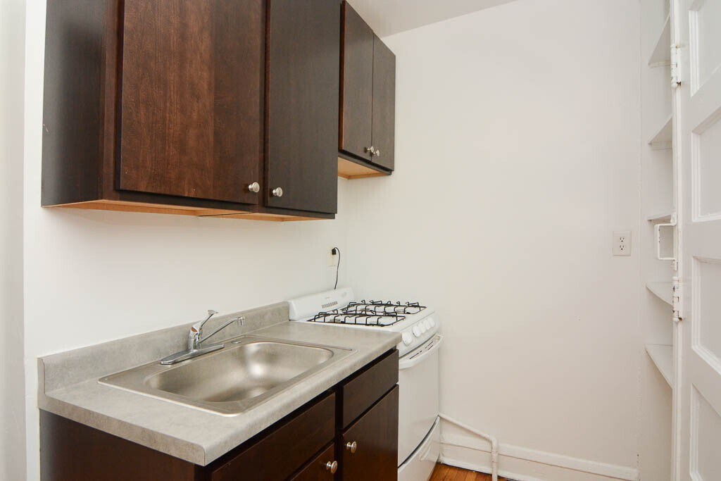 Building Photo - 3302 W Schubert Ave