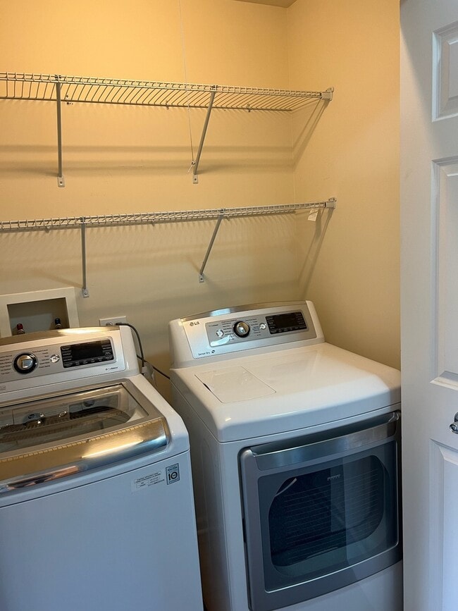 Building Photo - 705 Keystone Ln