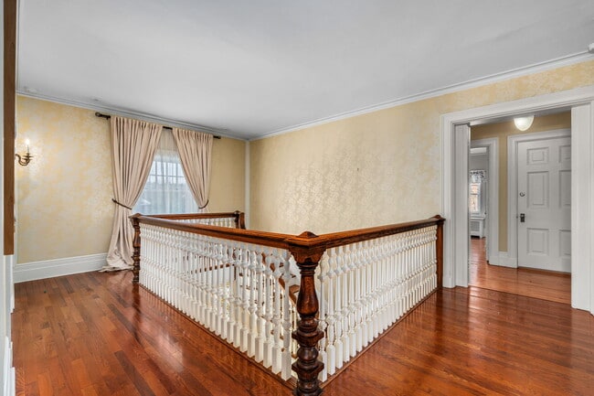 Building Photo - 5135 Ellsworth Ave