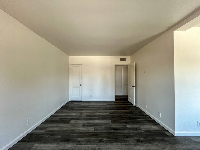 Building Photo - 3401 W 84th Pl