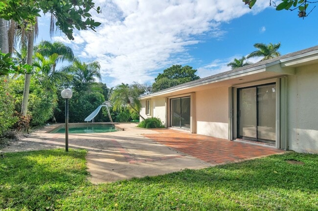 Building Photo - Beautiful home in quiet neighborhood