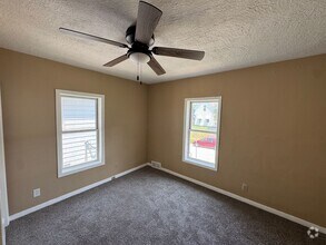 Building Photo - Charming 2-Story Home in Moline!