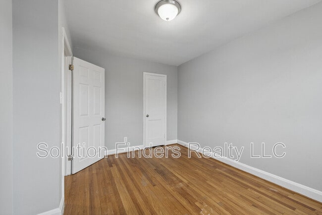 Building Photo - 2110 Coralthorn Rd