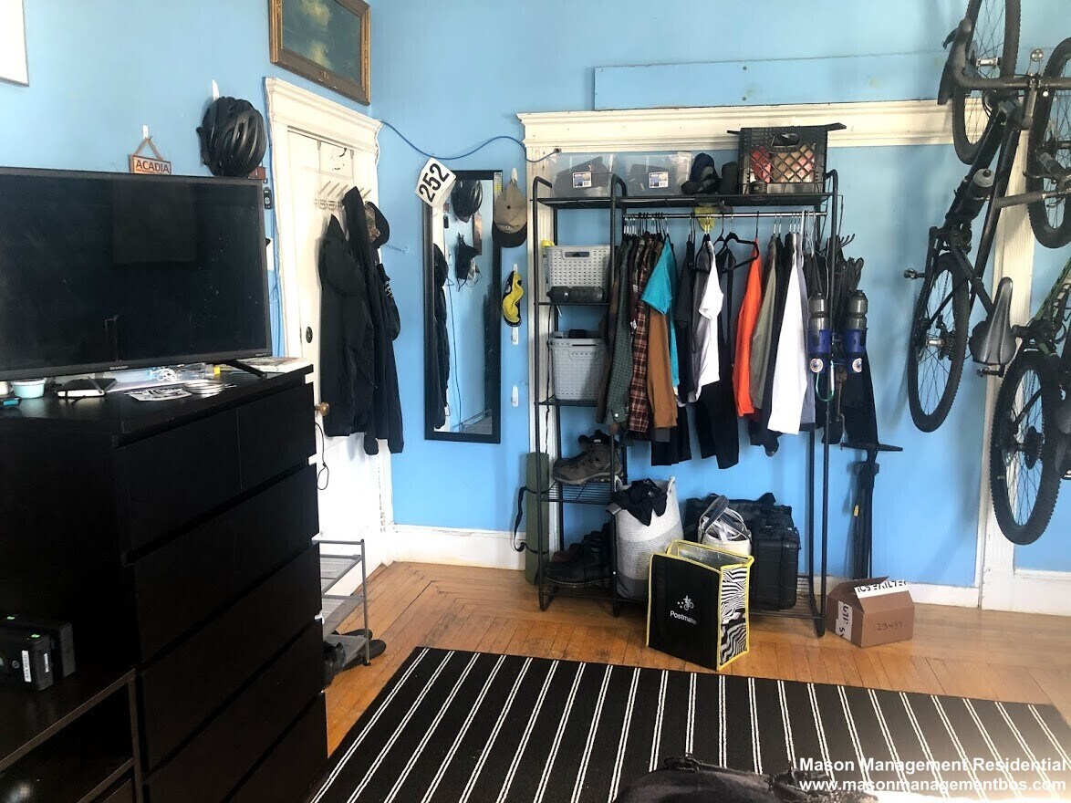 Apt 3 - 19 Arden St