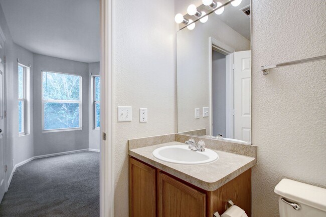 Building Photo - ***MOVE-IN SPECIAL: ONE WEEK FREE***3-Bedroom Townhouse with Open Floor Plan and Spacious Backyar...