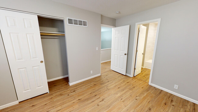 Master Bedroom - 1307 Cynthia St