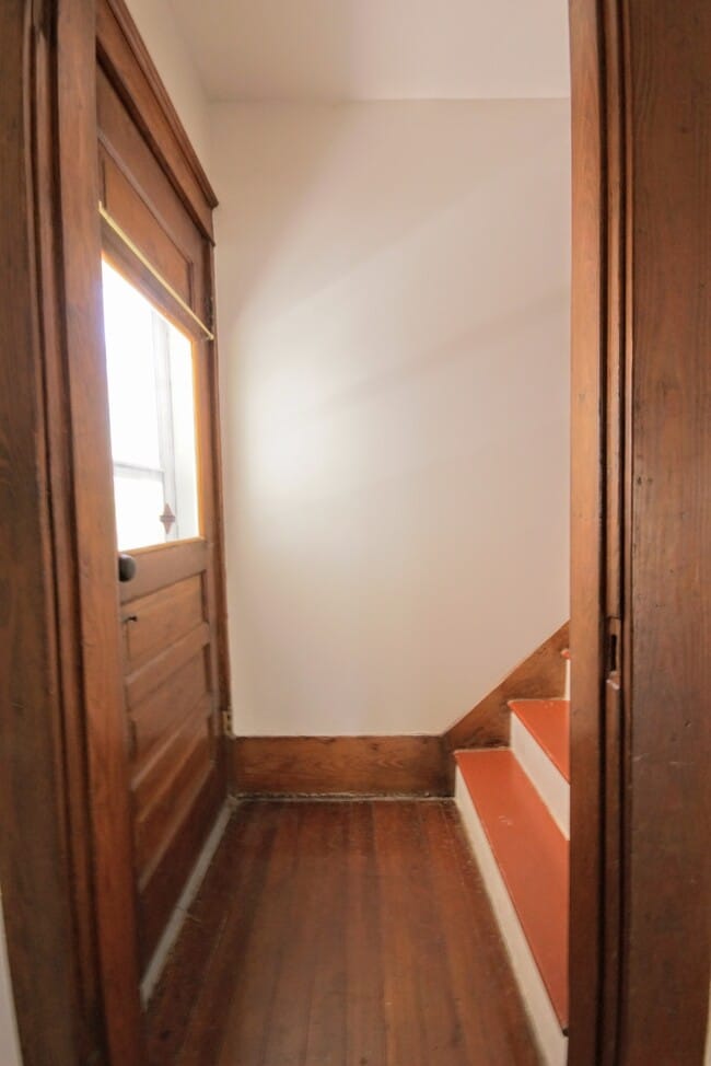 Building Photo - 1263 SW Washburn Ave