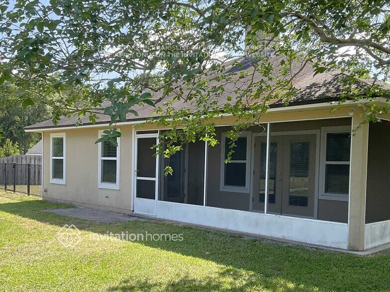 Building Photo - 609 Racoon Ct