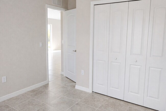 Building Photo - 500 NW 20th St