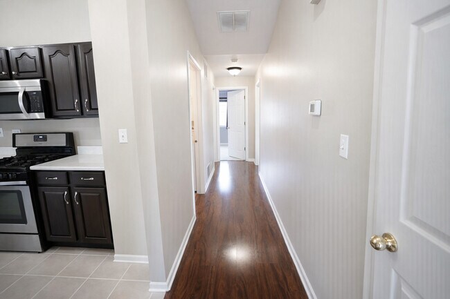 Building Photo - 1084 Park Hill Cir