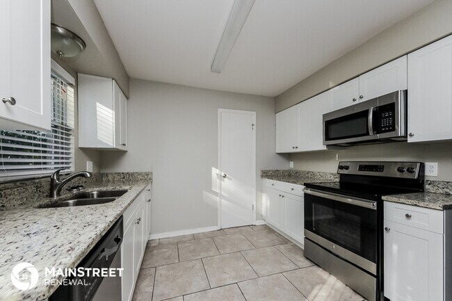 Building Photo - 118 Dahlia Dr