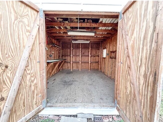 Building Photo - 143 Ramblewood Rd