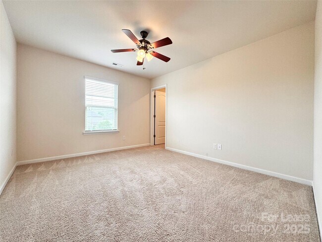 Building Photo - 10428 Honeyfur Ct