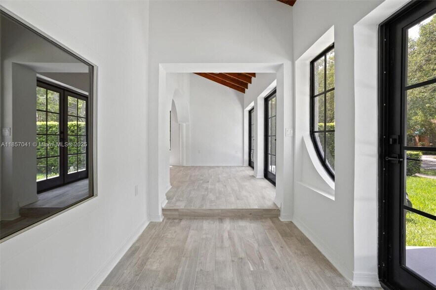 Building Photo - 434 Aragon Ave