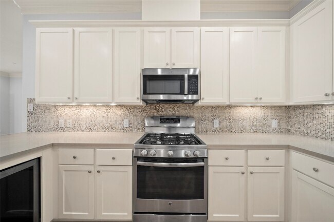 Building Photo - 4031 Bellefontaine