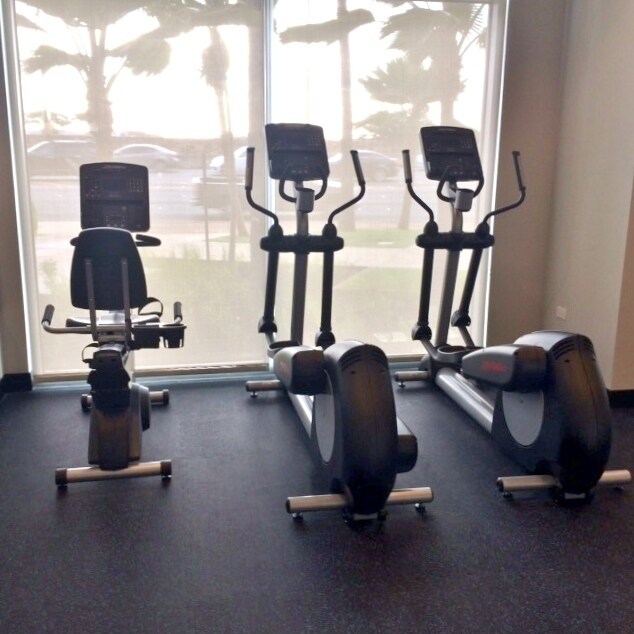 Building Photo - Convenient Living in Kakaako! Collection L...