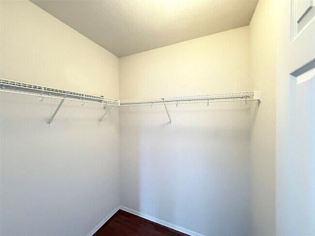 Building Photo - 12315 Gentlebrook Dr