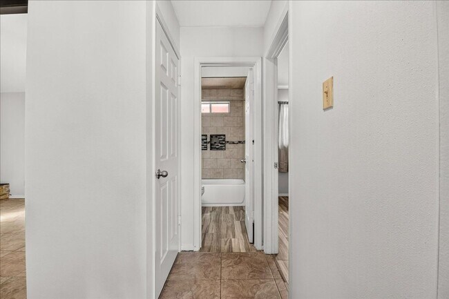 Building Photo - 4109 Fonvilla Cir