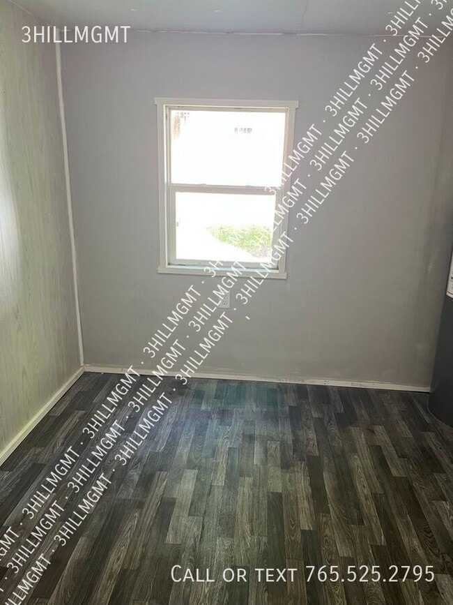 Building Photo - 109 Firefly Ln