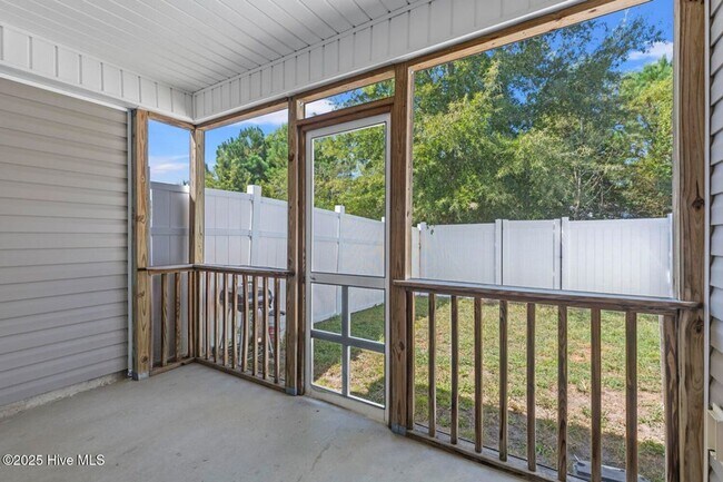 Building Photo - 2 Bed Townhome In Carolina Forest!