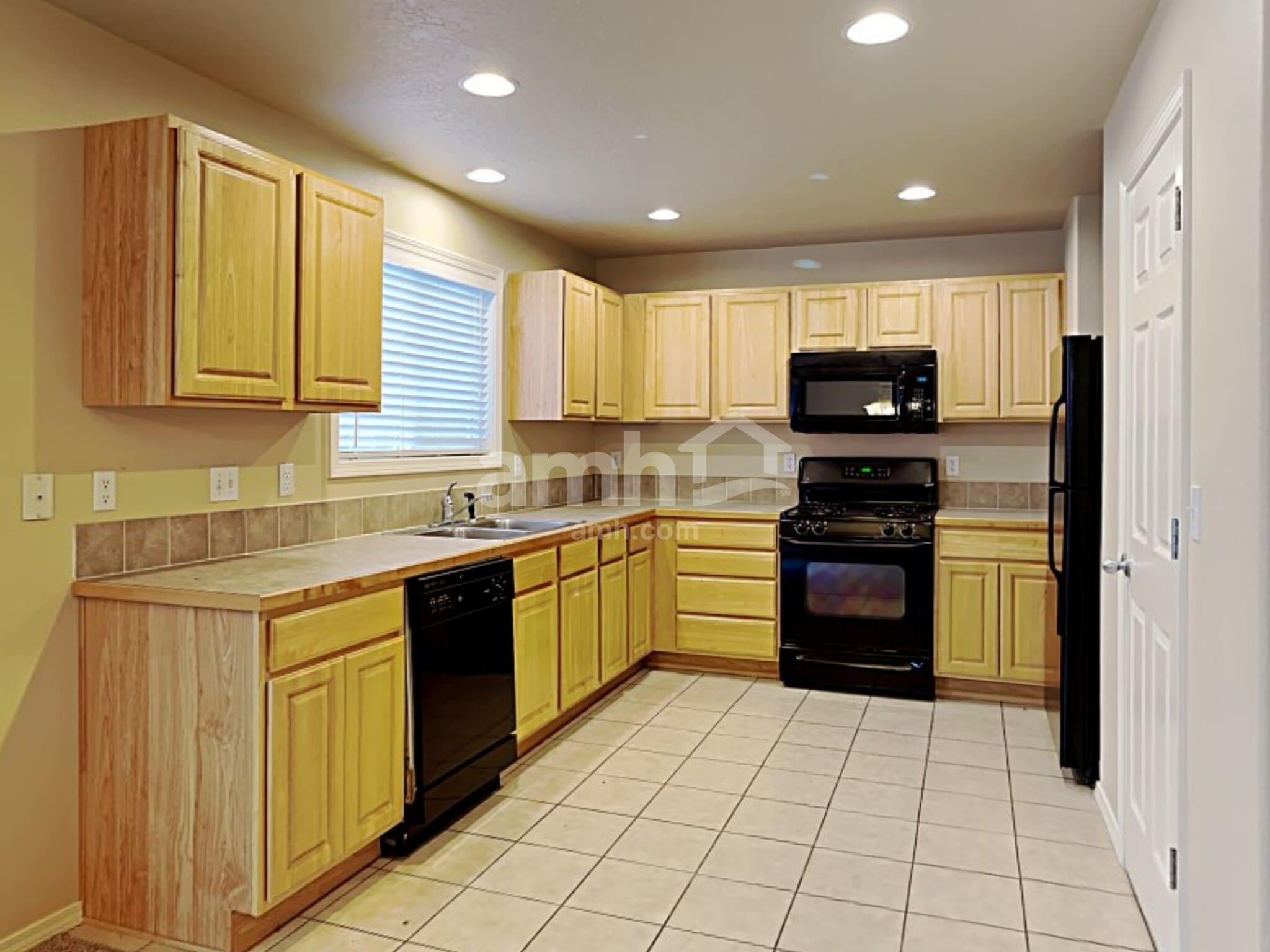 Building Photo - 6360 S White Cliff Ave