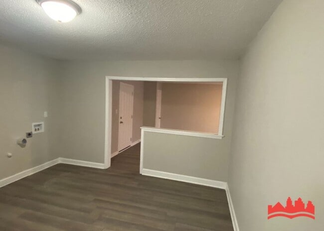 Building Photo - Welcome to 1703 Scottswood Street!