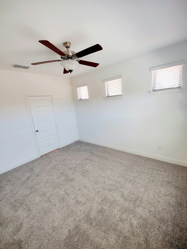 Building Photo - 234 Griffith Dr