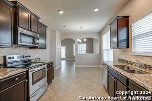 Building Photo - 2307 Clover Ridge