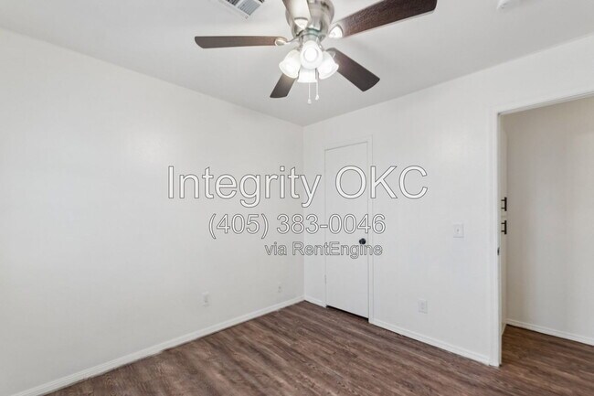 Building Photo - 8514 Candlewood Dr