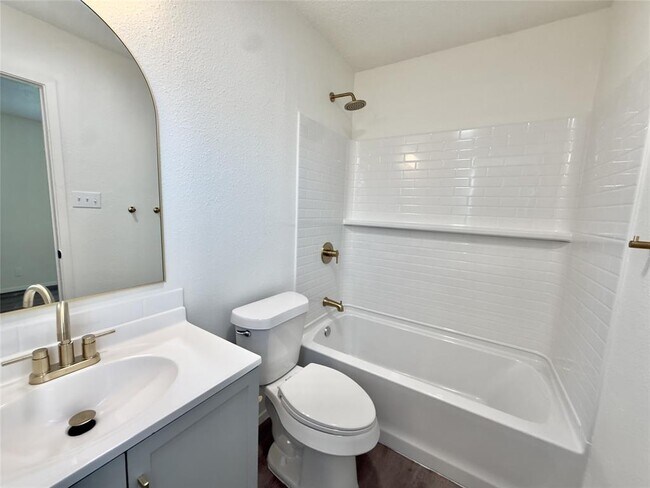 Building Photo - 2305 Whitlow Cove