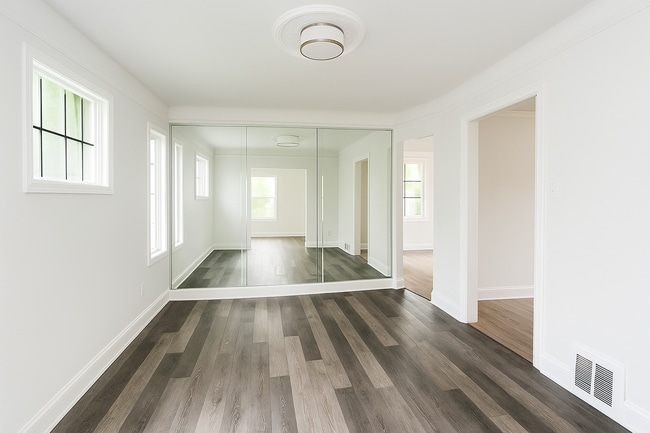Building Photo - Hubbell Home