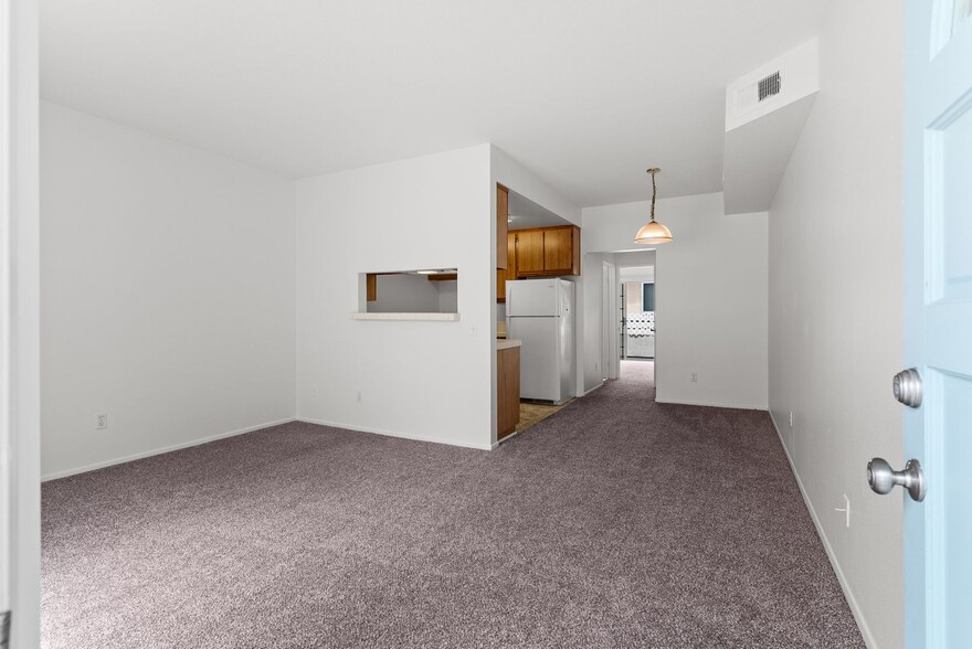 Building Photo - 3485 Linden Ave