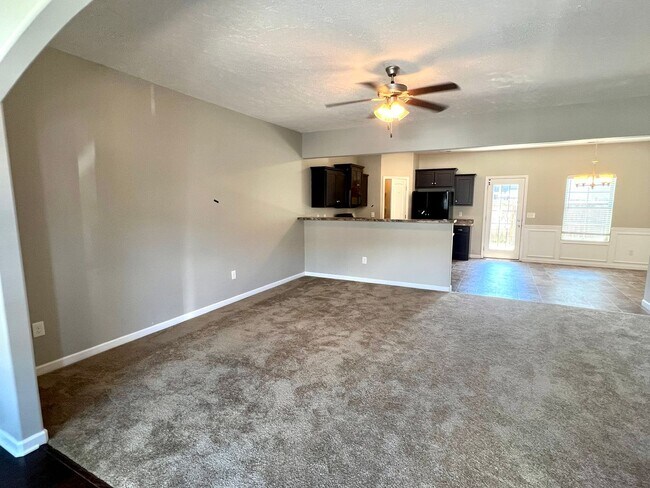 Building Photo - 5305 Tony Lama Ln