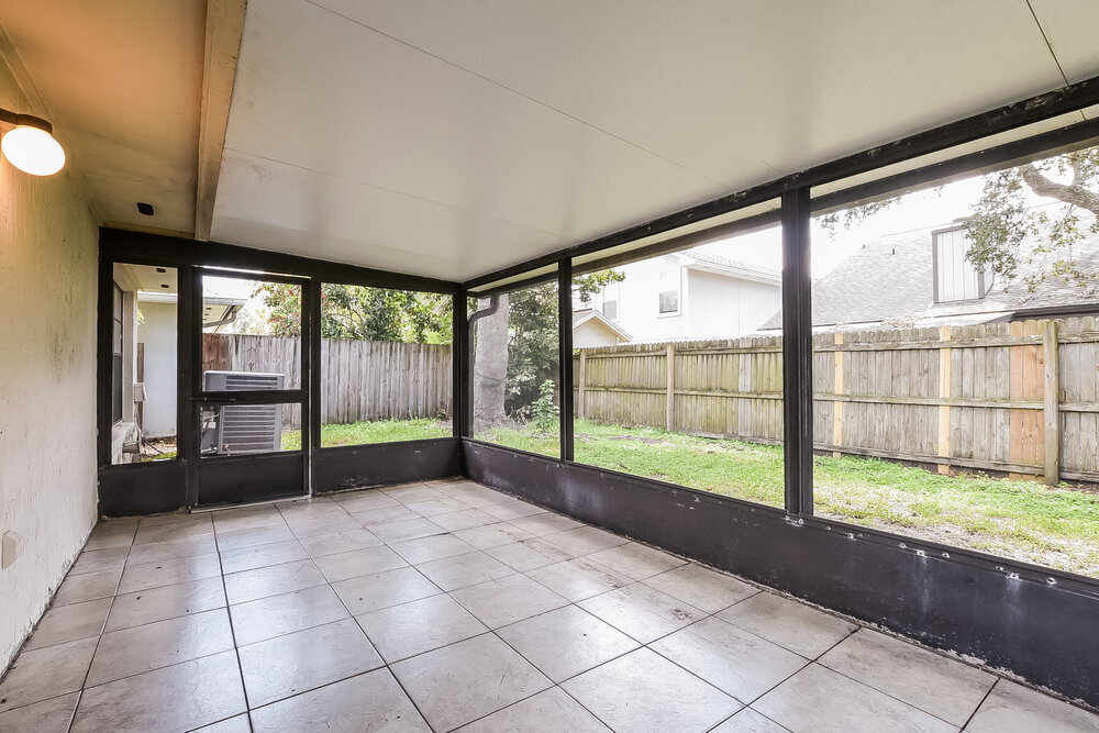 Building Photo - 439 E Springtree Way
