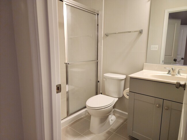 Building Photo - 183 Presidents Pointe Ave