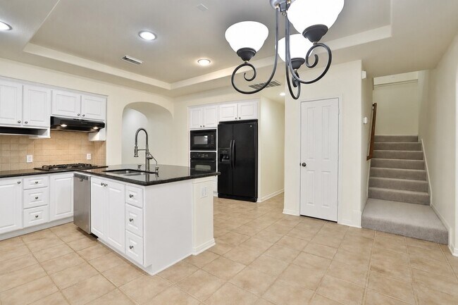 Building Photo - 95 Douvaine Ct